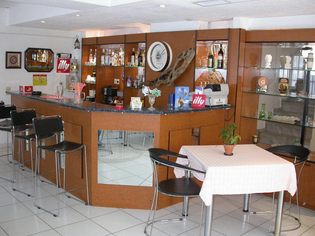 艾米莉酒店 Agia Paraskevi  外观 照片